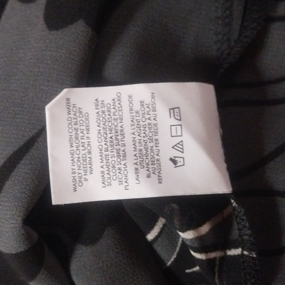 CAbi Aloha Blouse Style Semi Sheer Black Print Long Sleeve Smocking Size M - Picture 9 of 9